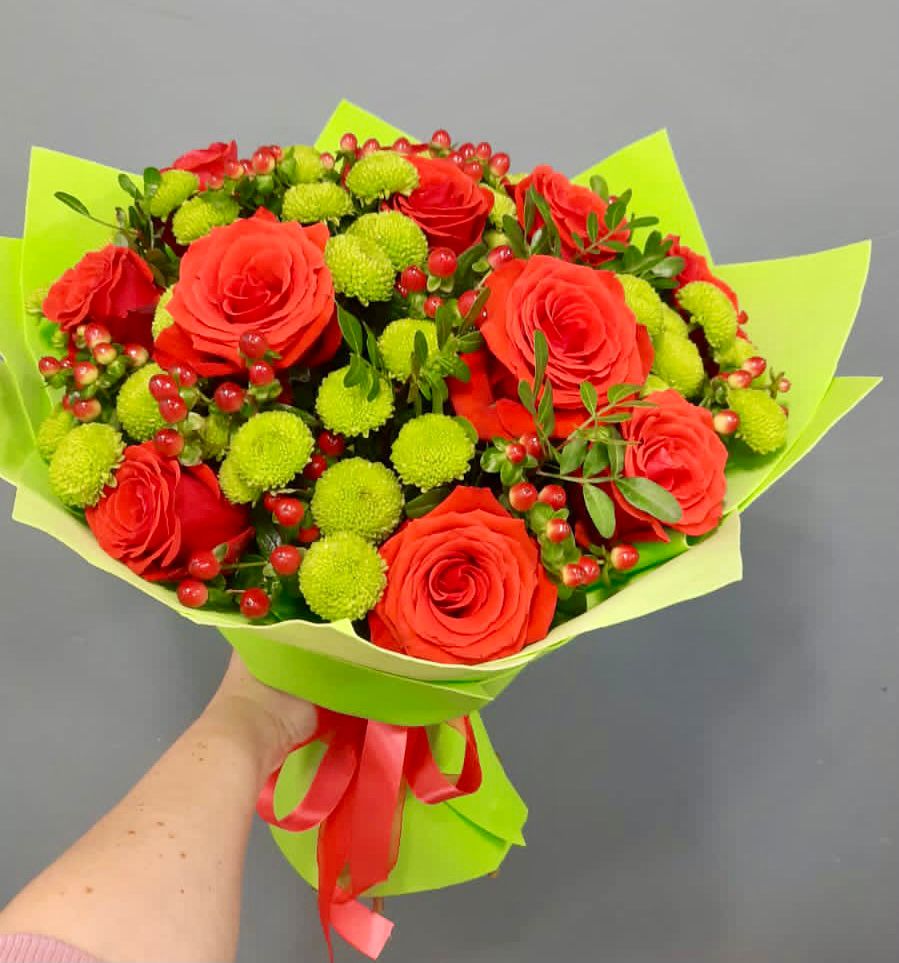 Букет цветов из: Хризантемы и Розы в Славгороде