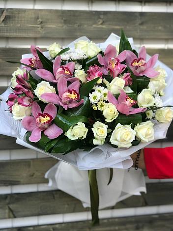 Букет цветов из: Розы и Хризантемы в Славгороде