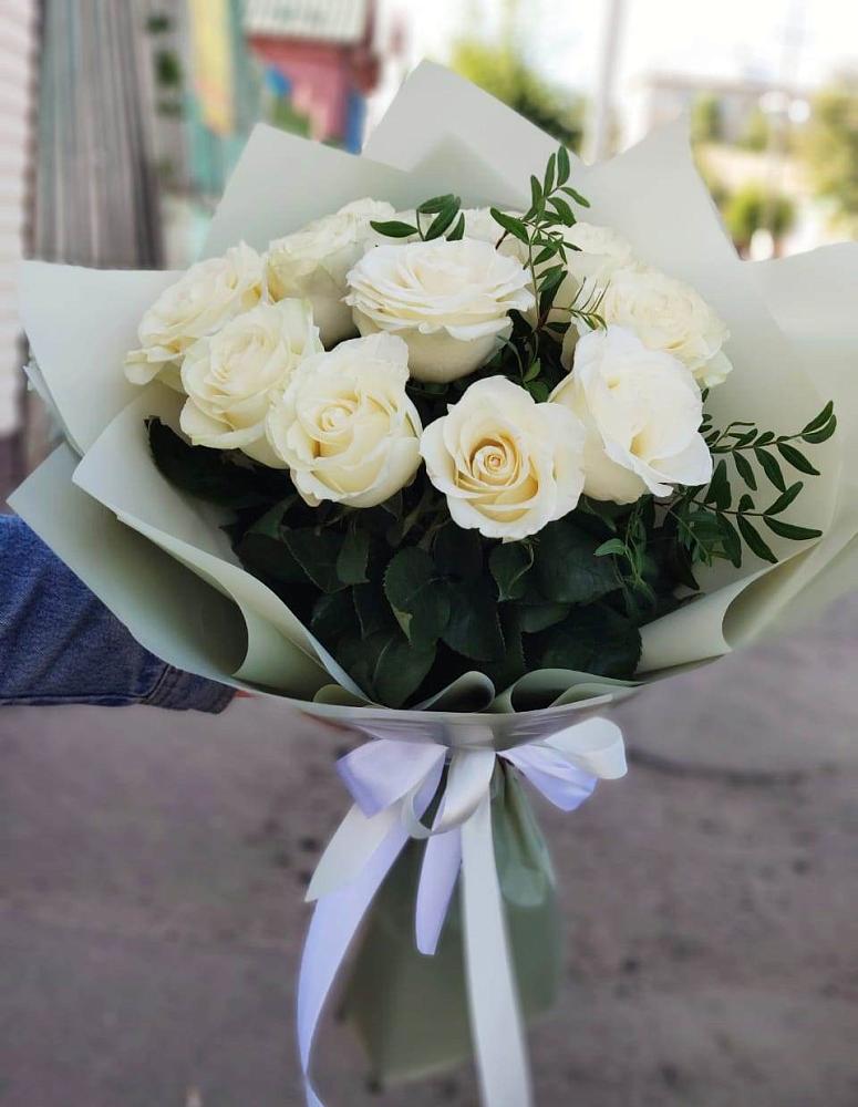 Букет Белые розы Проуд в Славгороде