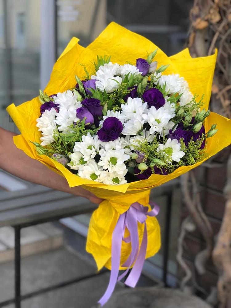 Букет цветов из: Ирисы, Хризантемы и Ромашки в Славгороде