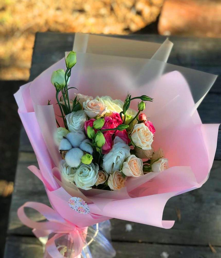 Букет цветов из: Розы и Лизиантусы в Славгороде