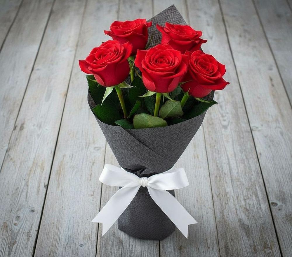 Букет 5 Красных роз Эдлесс Лав в Славгороде