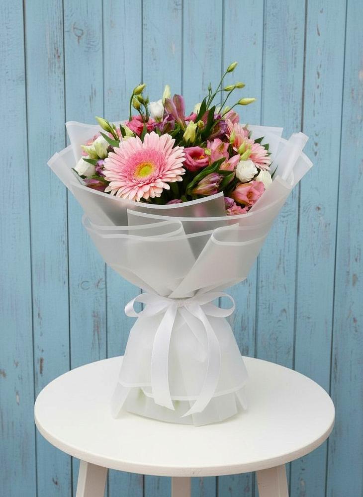 Букет цветов из: Герберы, Альстромерии и Лизиантусы в Славгороде