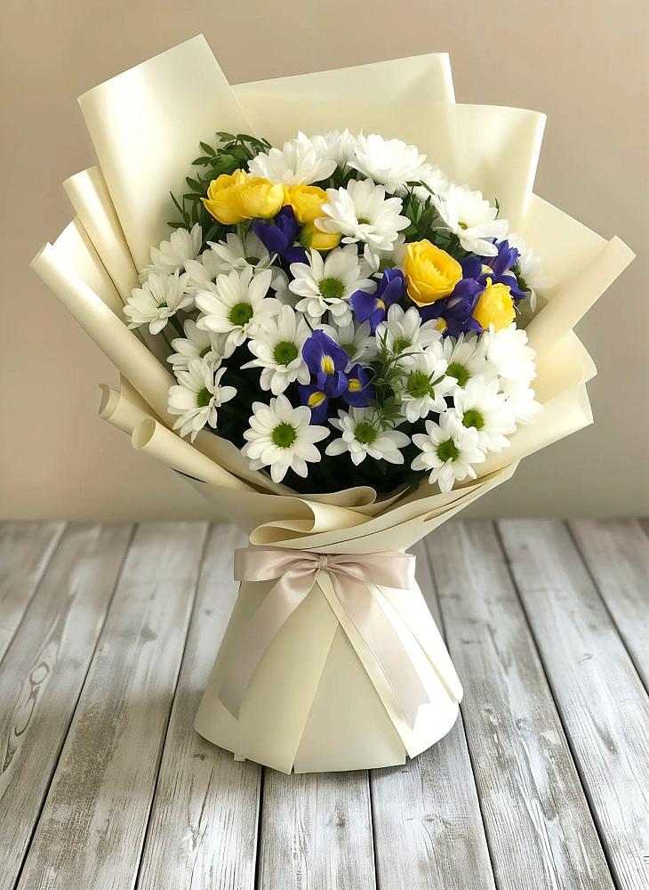 Букет цветов из: Ирисы, Хризантемы и Розы в Славгороде