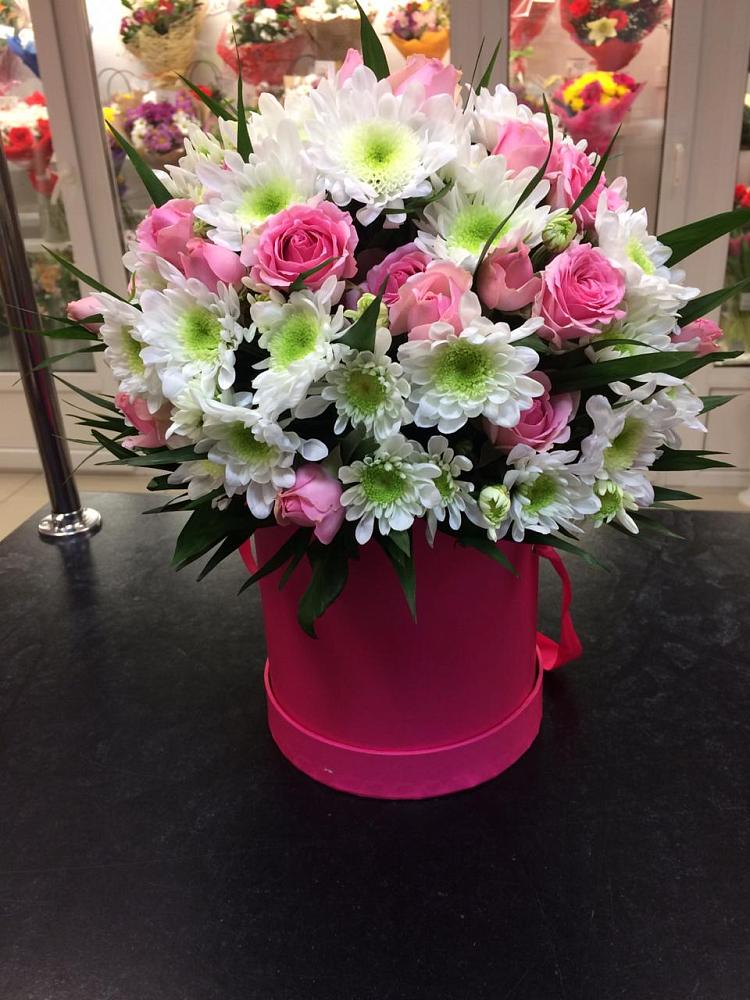 Цветочная композиция из Розы и Хризантемы в шляпной коробке в Славгороде