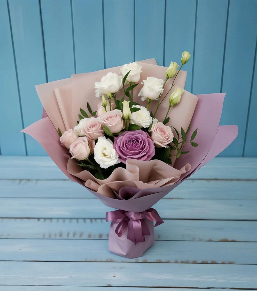 Букет цветов из: Розы и Лизиантусы в Славгороде